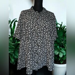 Moa Moa Woman Black and White Floral Button Down Shirt SS Plus Size 3X